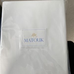 Matouk Positano King Fitted sheet 17” pocket 200 thread count percale